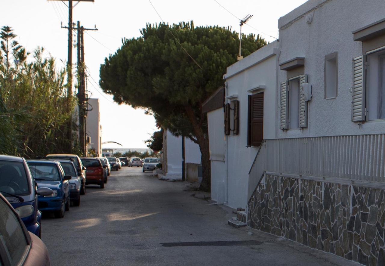 Venerdi Libero Villa Kini Exterior photo