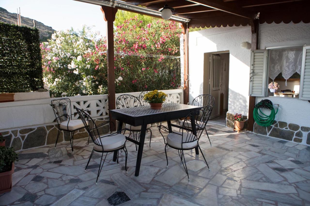 Venerdi Libero Villa Kini Exterior photo